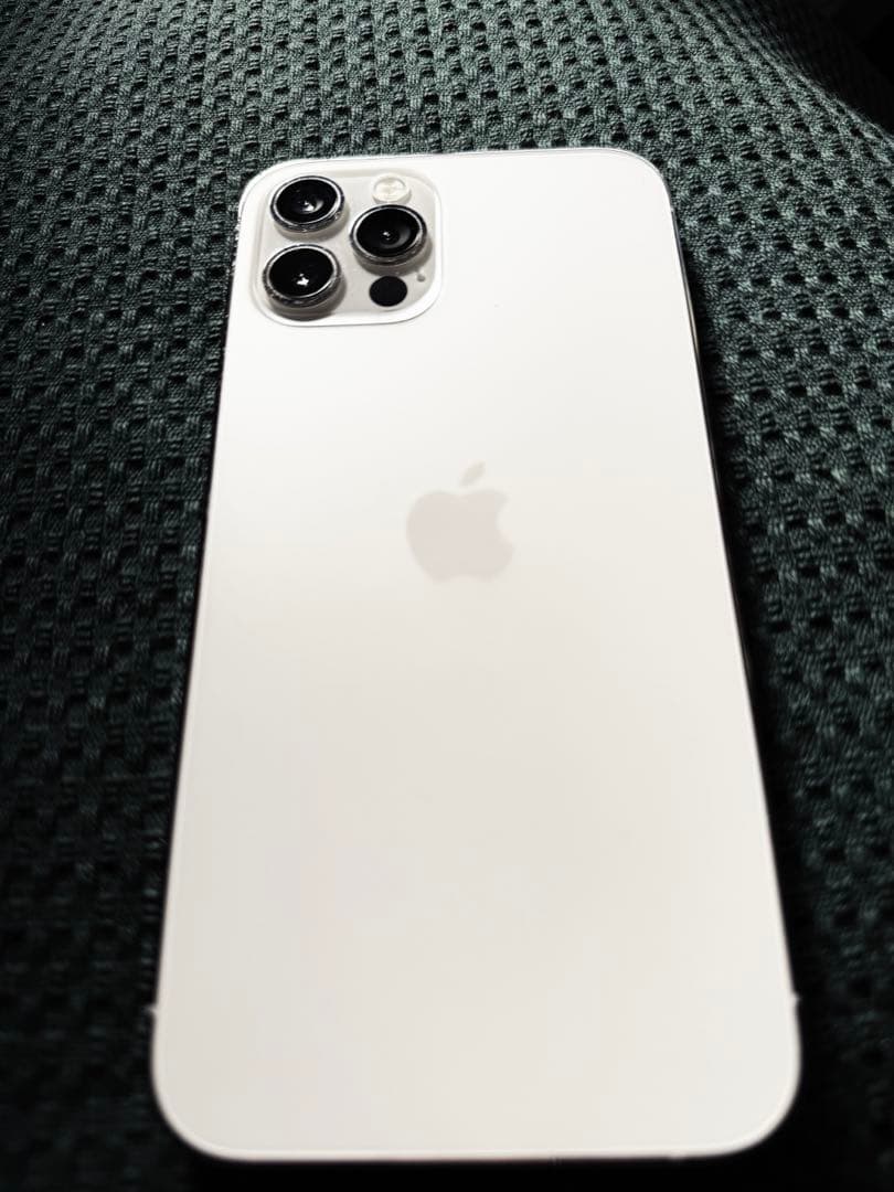 Apple iPhone 12 Pro シルバーSIMフリー