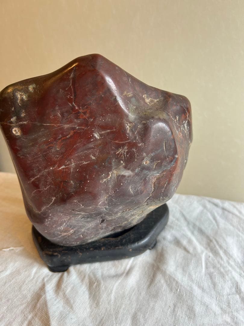 水石　瑪瑙赤石　黒色台座付き