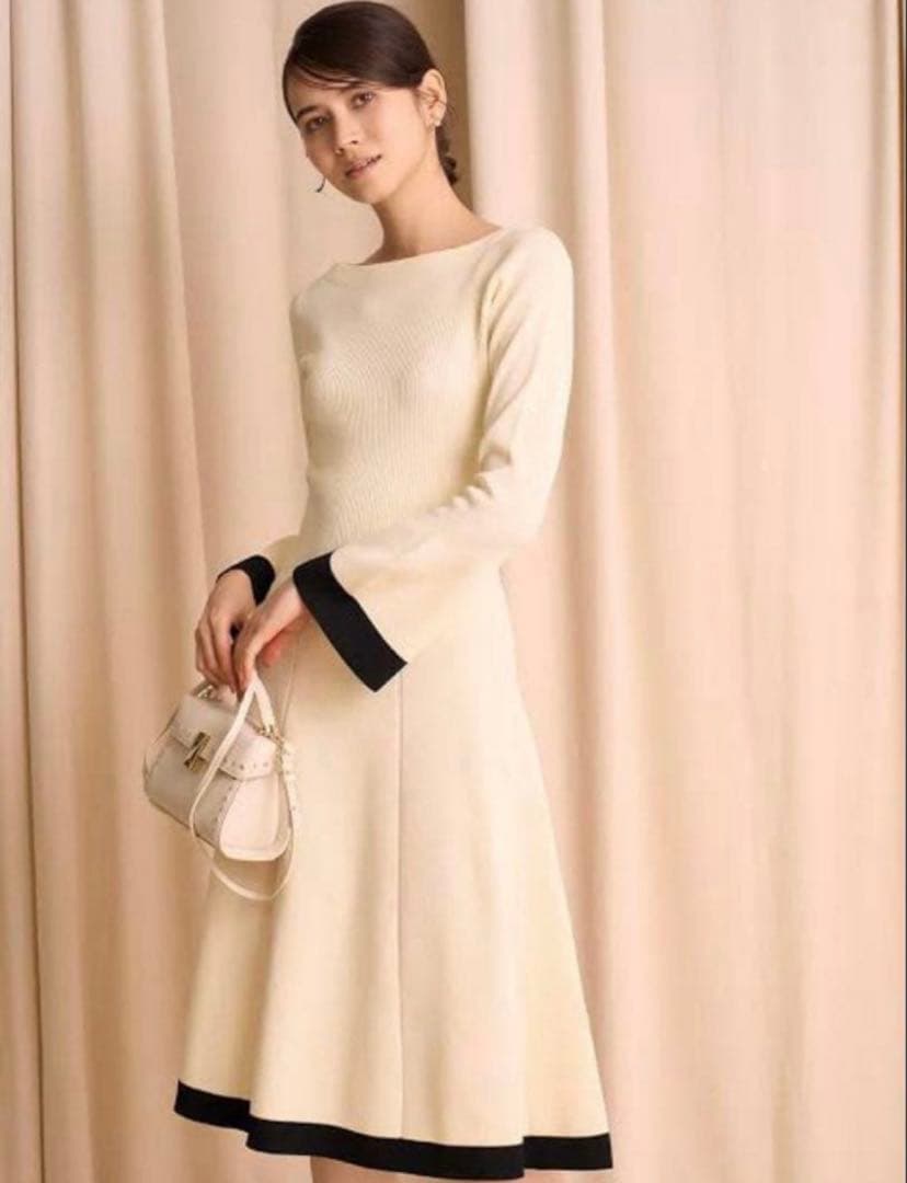 美品！CELFORD ベルスリーブ ガーメントワンピース オフホワイト