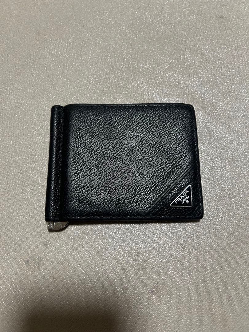 PRADA 黒レザー マネークリップ