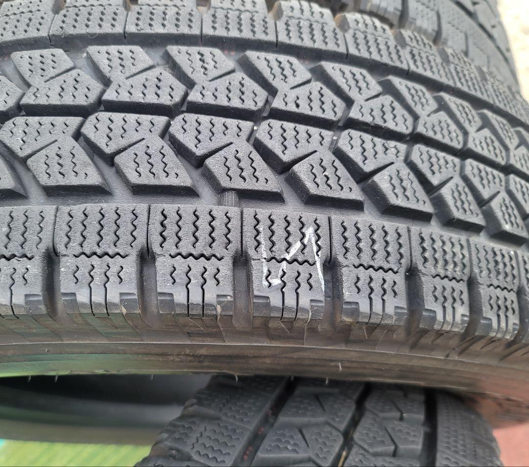 205/70R17.5 115/113L BLIZZAK W979バリ山