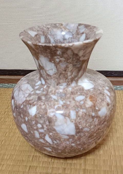 大理石 花瓶 茶色と白の模様
