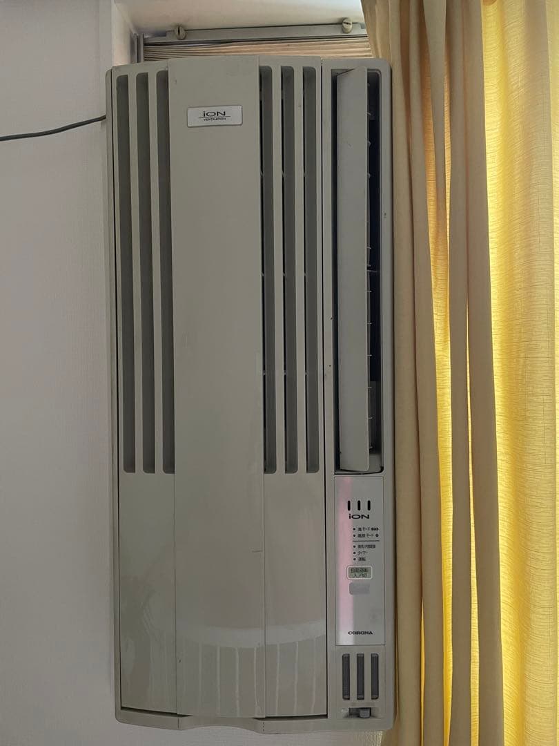 2012年製 CORONA(コロナ)窓用エアコンCW-A1610 窓枠付き