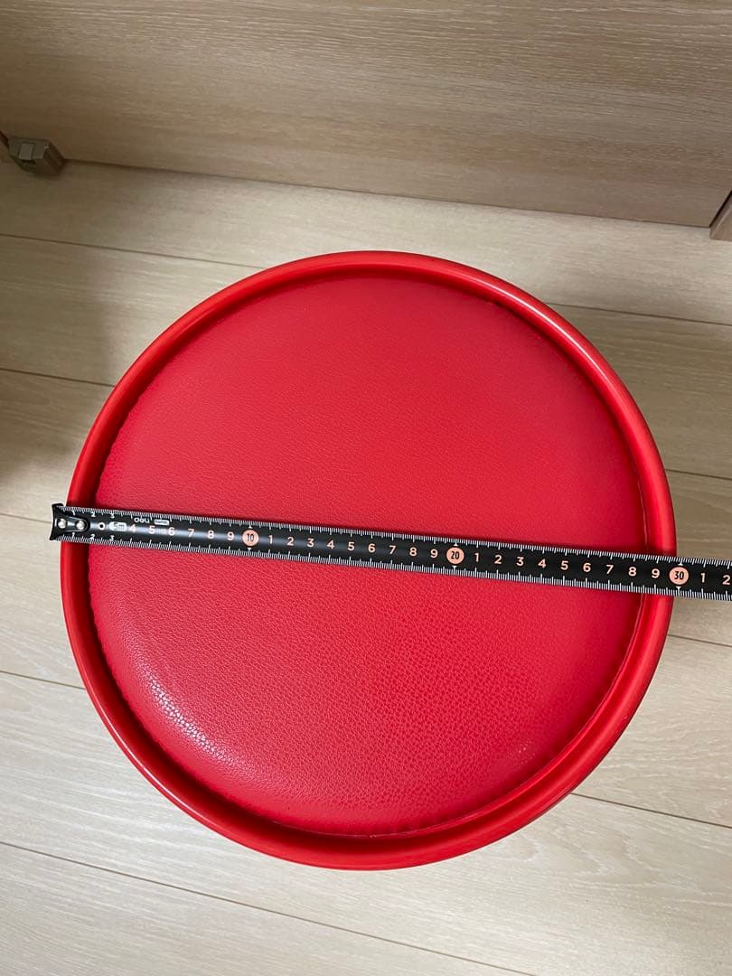 ハローキティ　ブリキ製フタ付缶