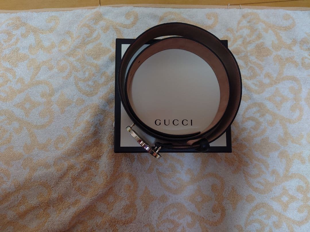 GUCCI ブラックレザーベルト 100/40