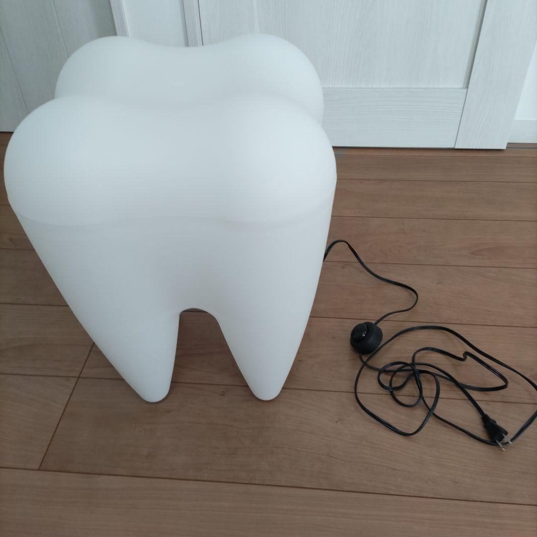 トゥースランプ/スツールフロアランプ