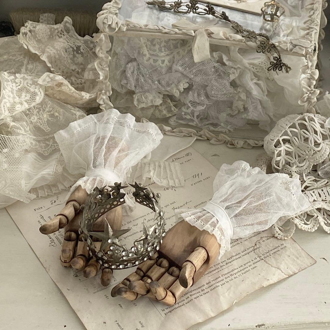 アンティークレース　フリル袖　ウッド　左手　木製　ジョイント　木