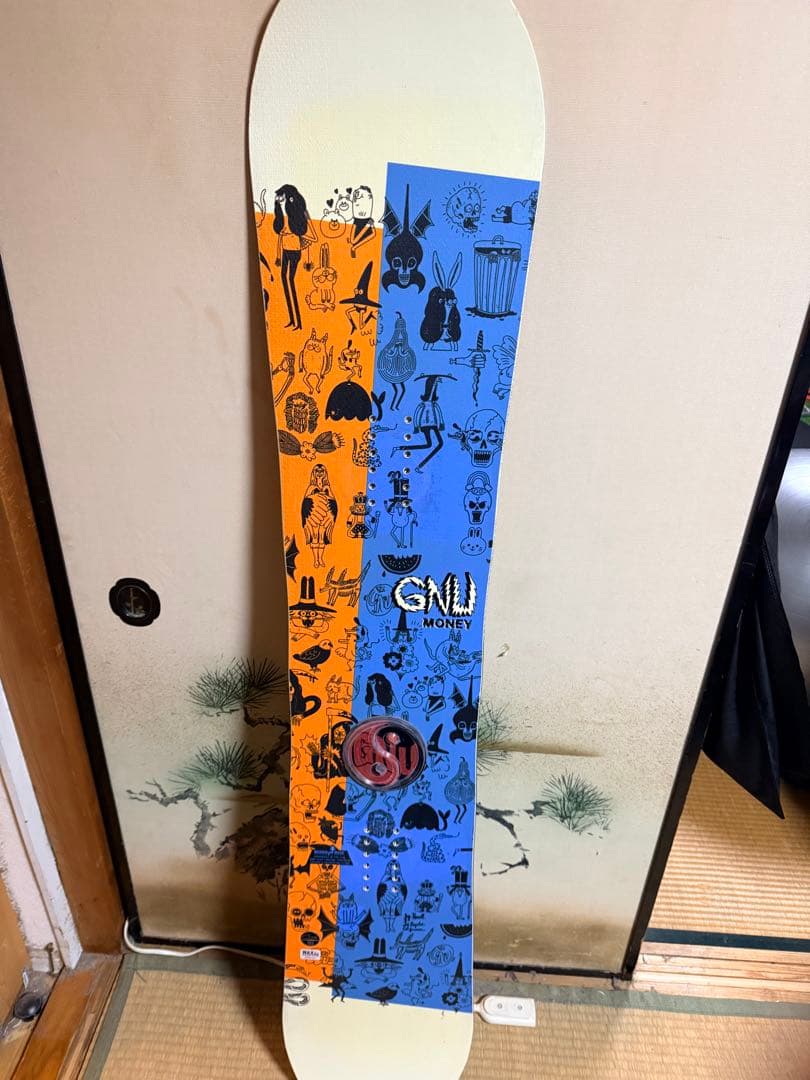 美品　GNU スノーボード 152cm