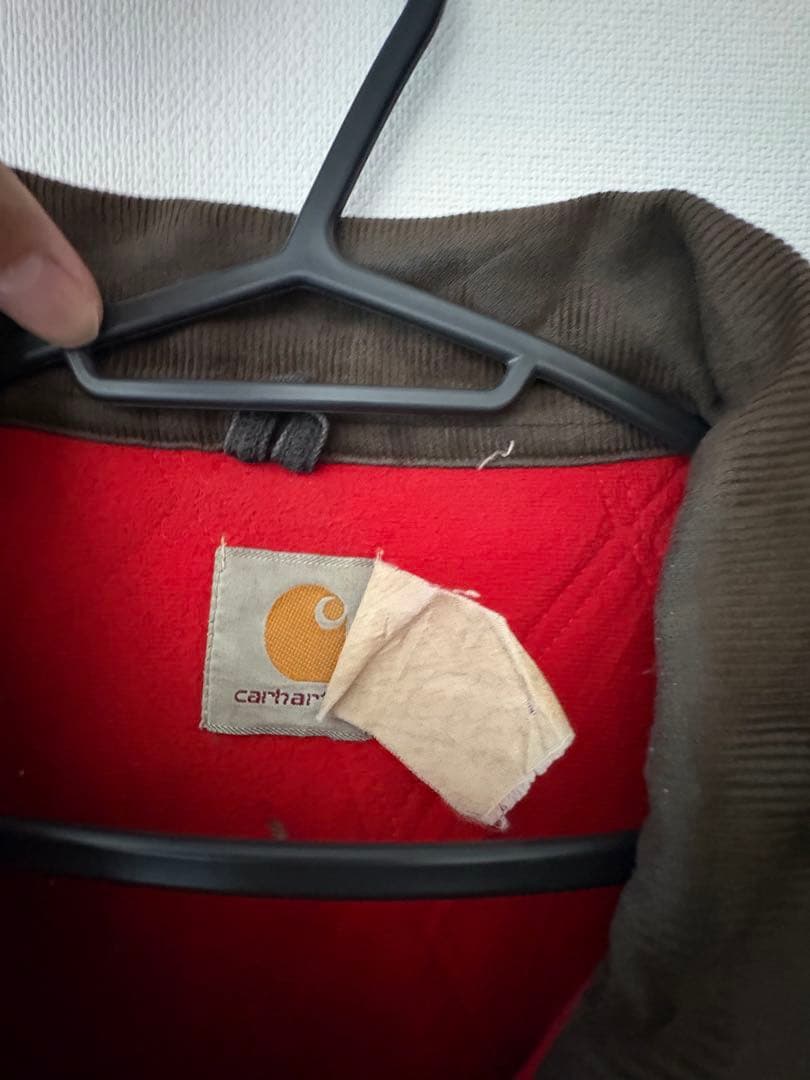 Carhartt 黒いジャンパー