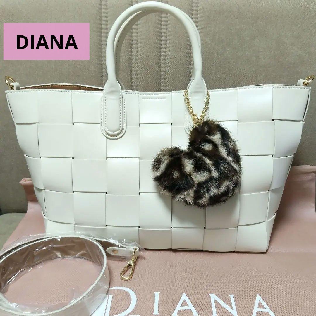 ダイアナ　ワイドメッシュバック　2wey 　インナーバッグ付き　チャーム付き