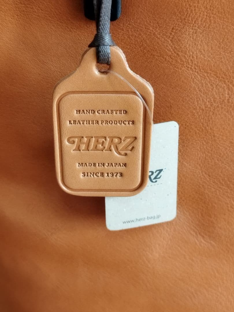 【新品未使用】HERZ ソフト革のトートバッグ・縦型 T-205 キャメル
