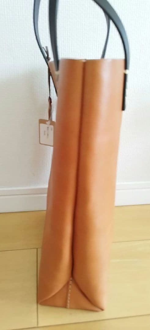 【新品未使用】HERZ ソフト革のトートバッグ・縦型 T-205 キャメル