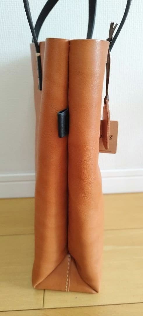 【新品未使用】HERZ ソフト革のトートバッグ・縦型 T-205 キャメル