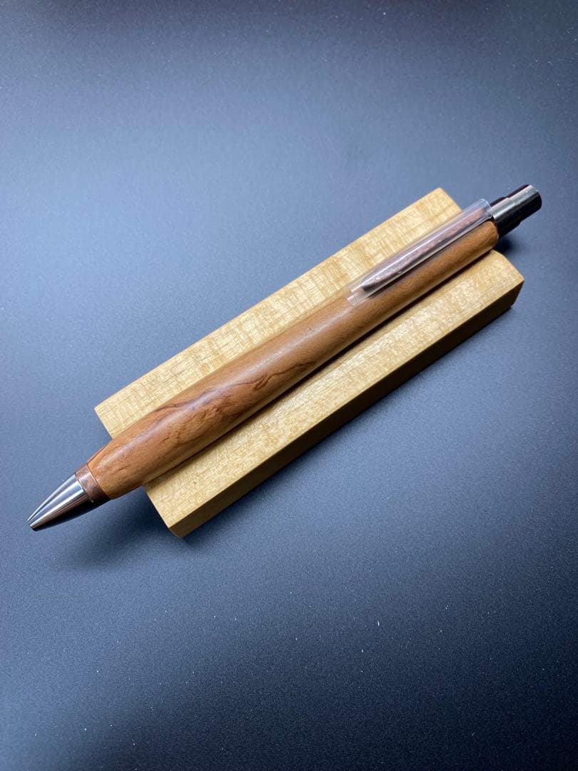 朱椿粋（あけつばき）ボールペン 旧ウッドペンクラフト 椿　数寄屋侘助