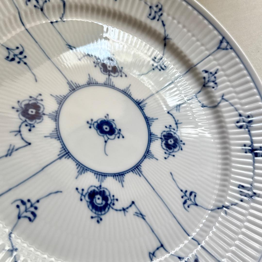 新品☆ ブルーフルーテッドプレインプレート27cm