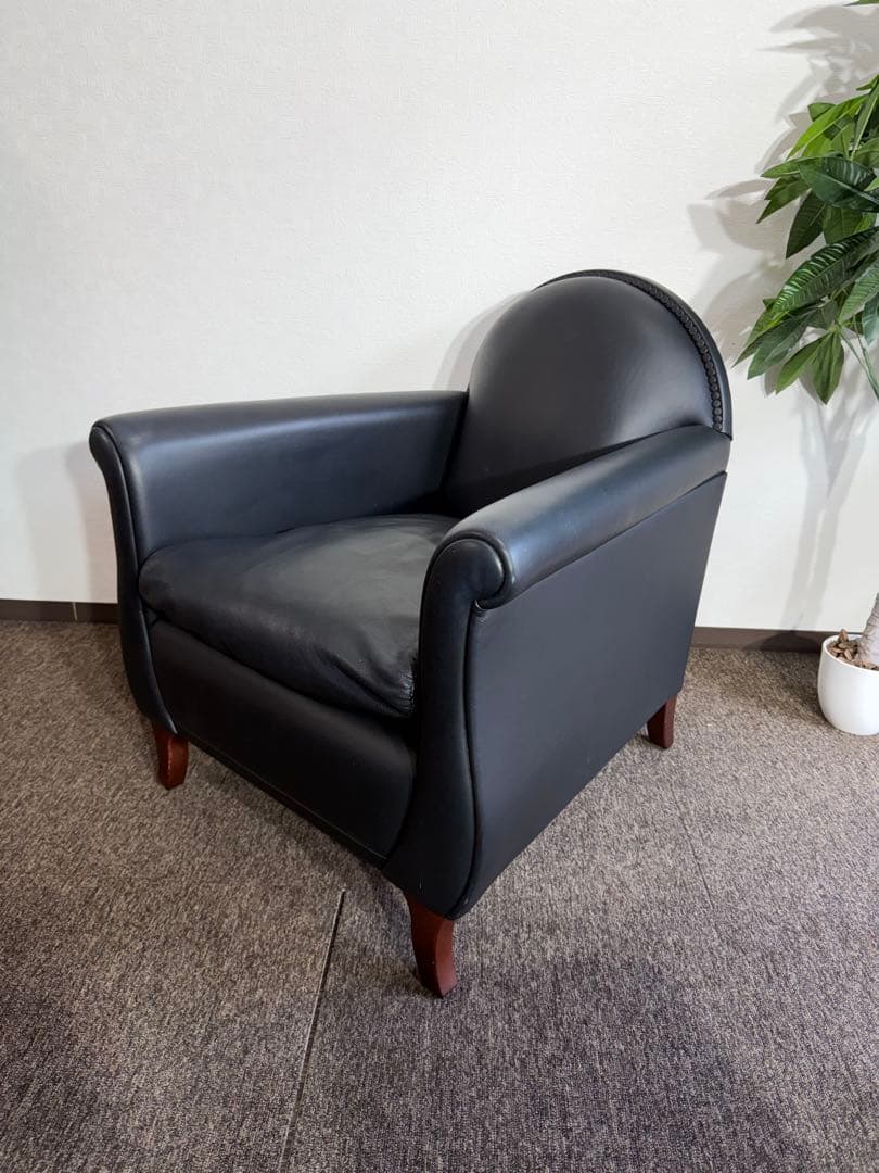 Poltrona Frau ポルトローナ フラウ Lyra リラ 1人掛けソファ