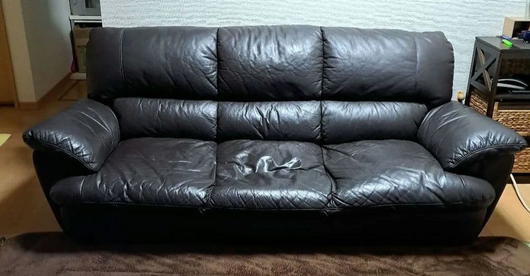 ニトリ　本革ダークブラウン レザー 3人掛けソファ