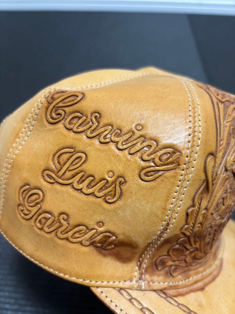 海外購入 本革キャップ 手彫りカービング(お値下げ可能です)