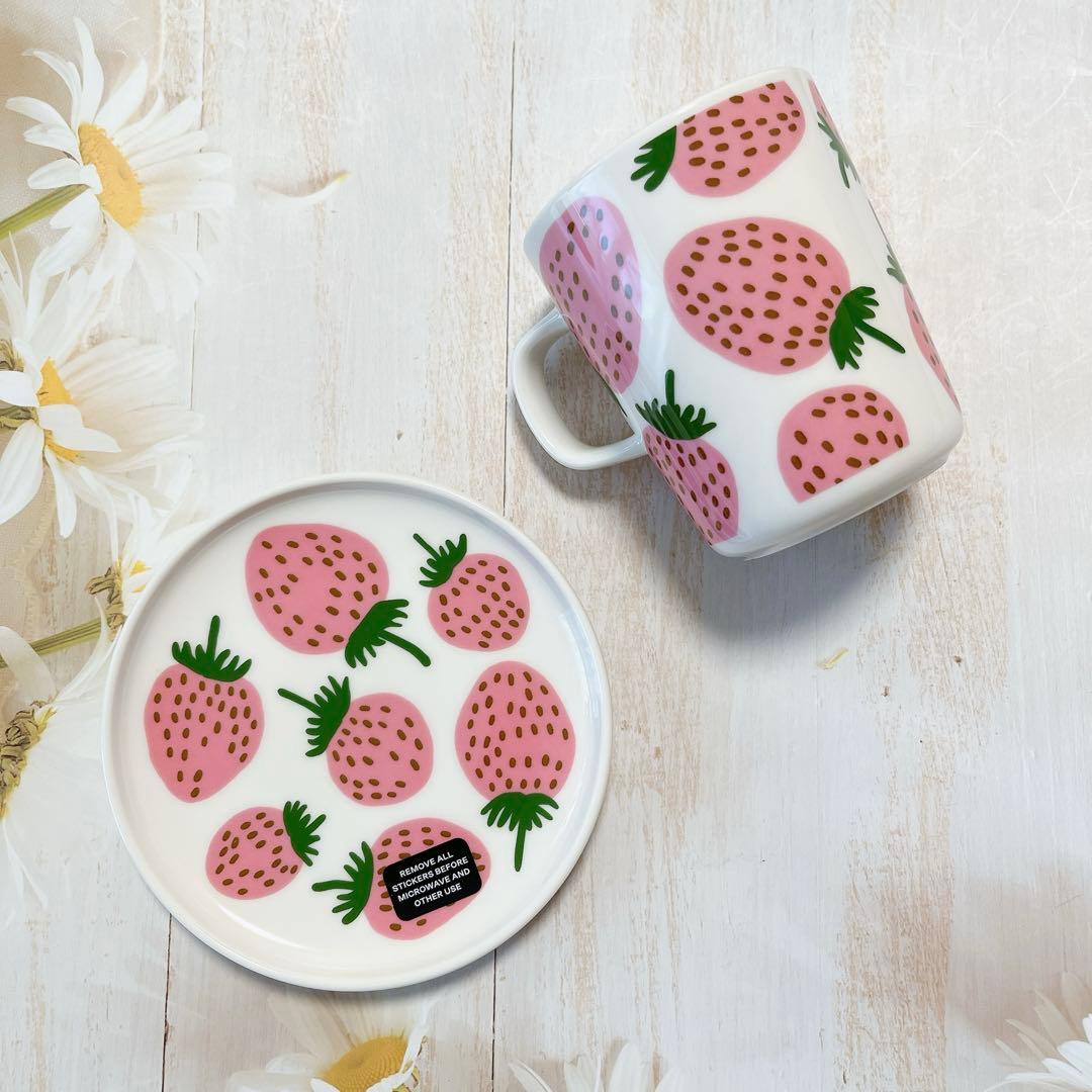 ♡マリメッコ　マンシッカ　ピンク　プレート　マグカップ　いちご　苺　北欧　食器