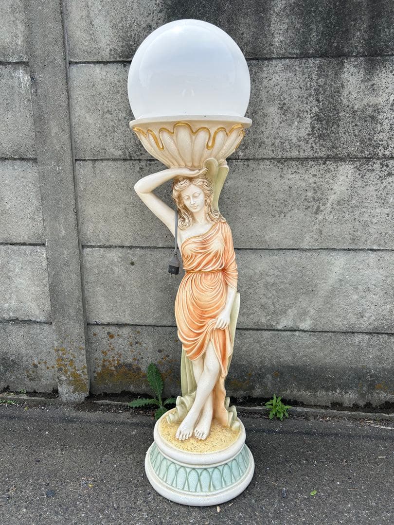 女神 ヴィーナス イタリア　ランプ フロアスタンドランプ ライト 照明 女神像