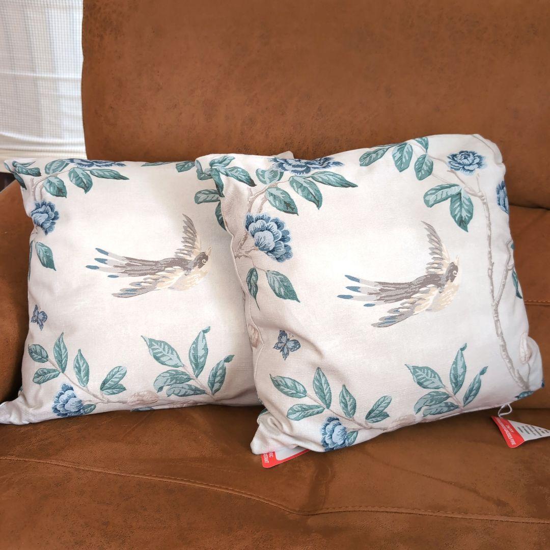 【ツーアン】ローラ アシュレイ 花柄クッション2個＆UGG キッズブーツ