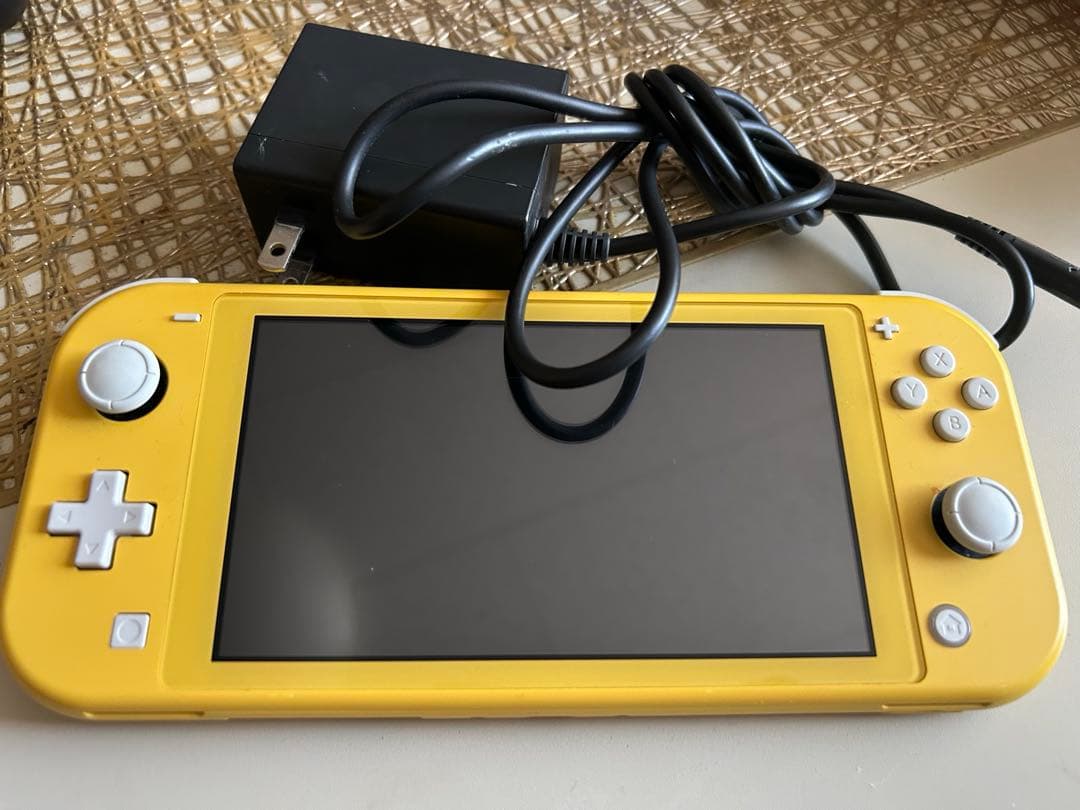 Nintendo Switch Light イエロー 本体 充電器付