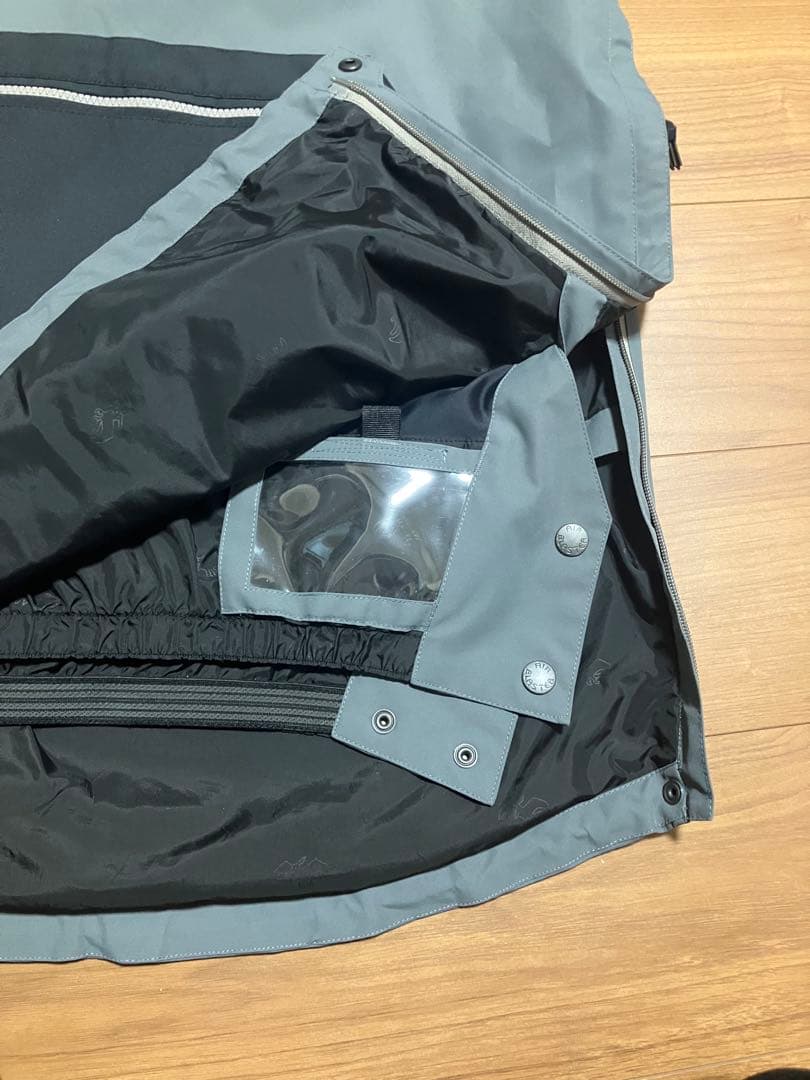 エアブラスター airblaster フリーダム　プルオーバー　Mサイズ