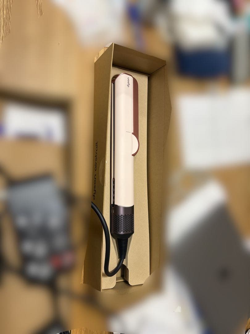 ダイソン エアストレート 美品・数回使用のみ