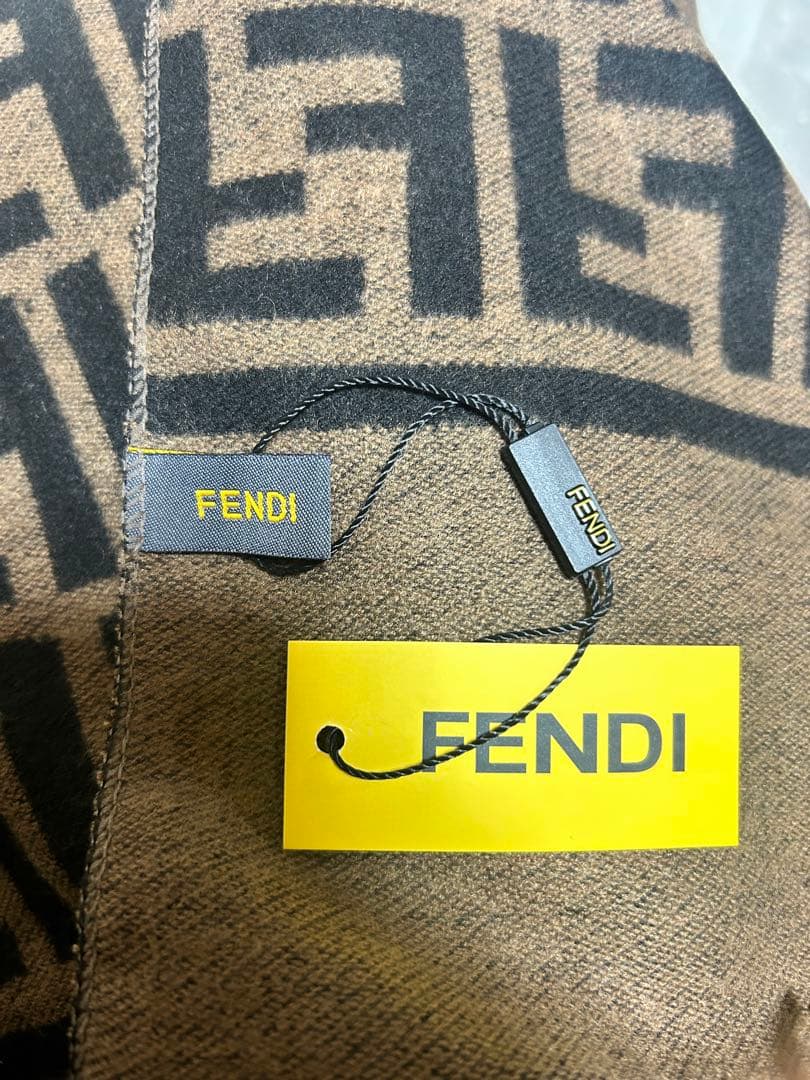 フェンディ マフラー