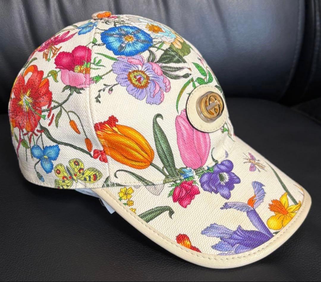 GUCCI フラワープリント ベースボールキャップ