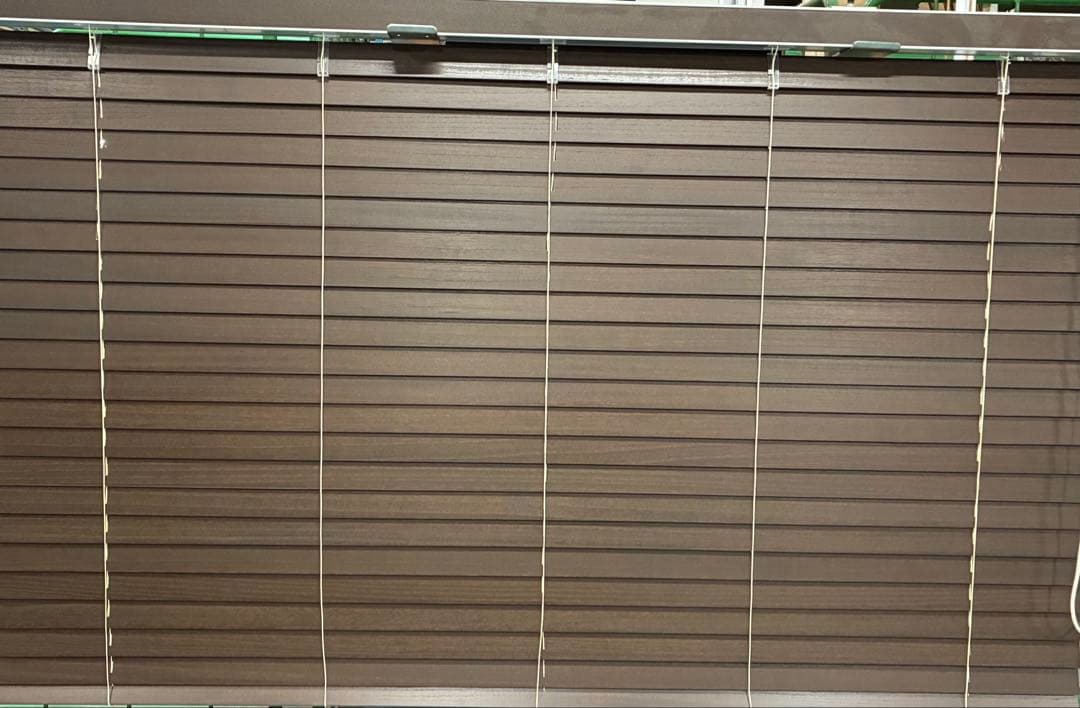 ウッドブラインド 右側操作 横：約167cm 丈：約151cm