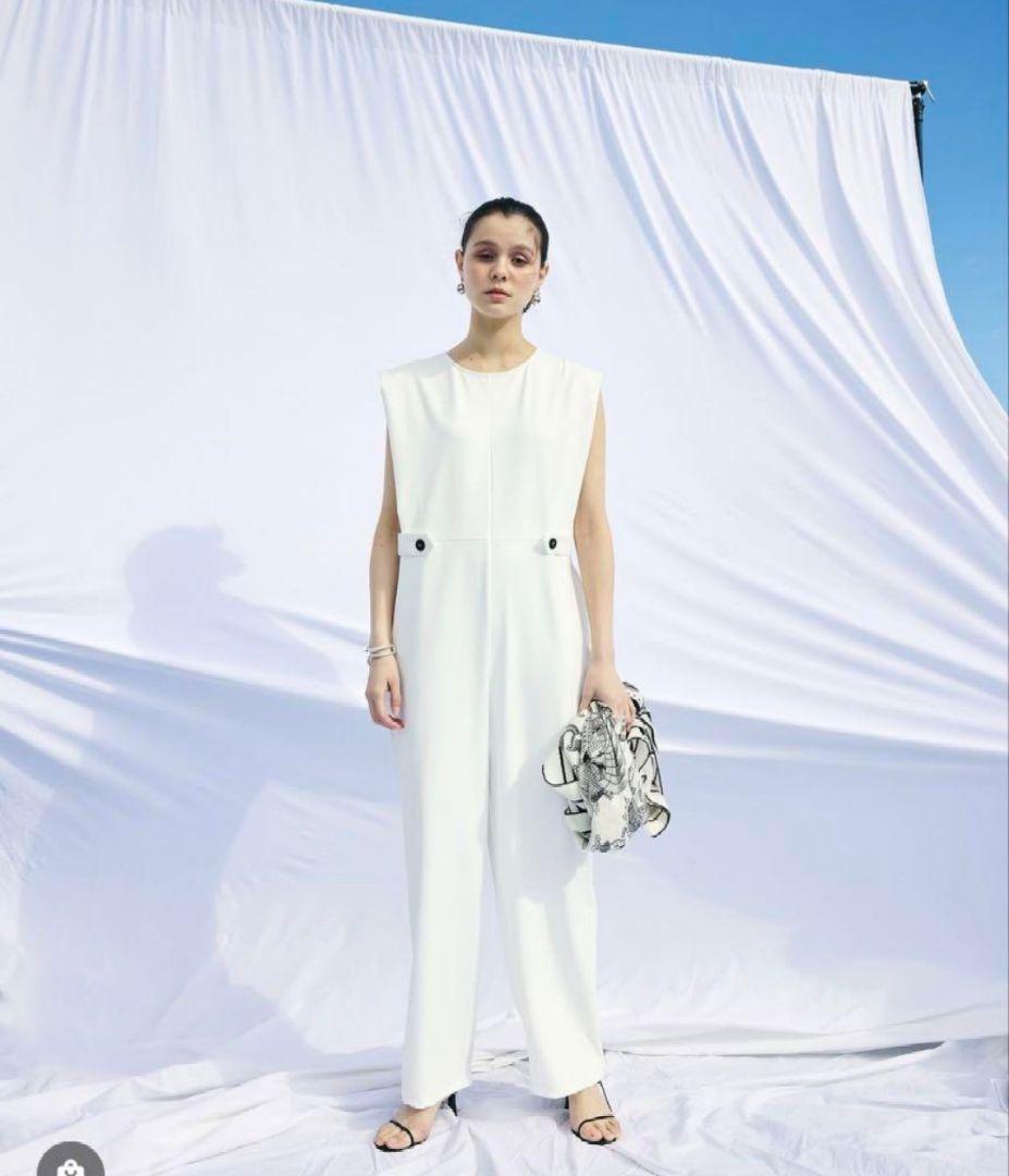 一度のみ着用　clore＋reluxクロレオールインワンホワイト