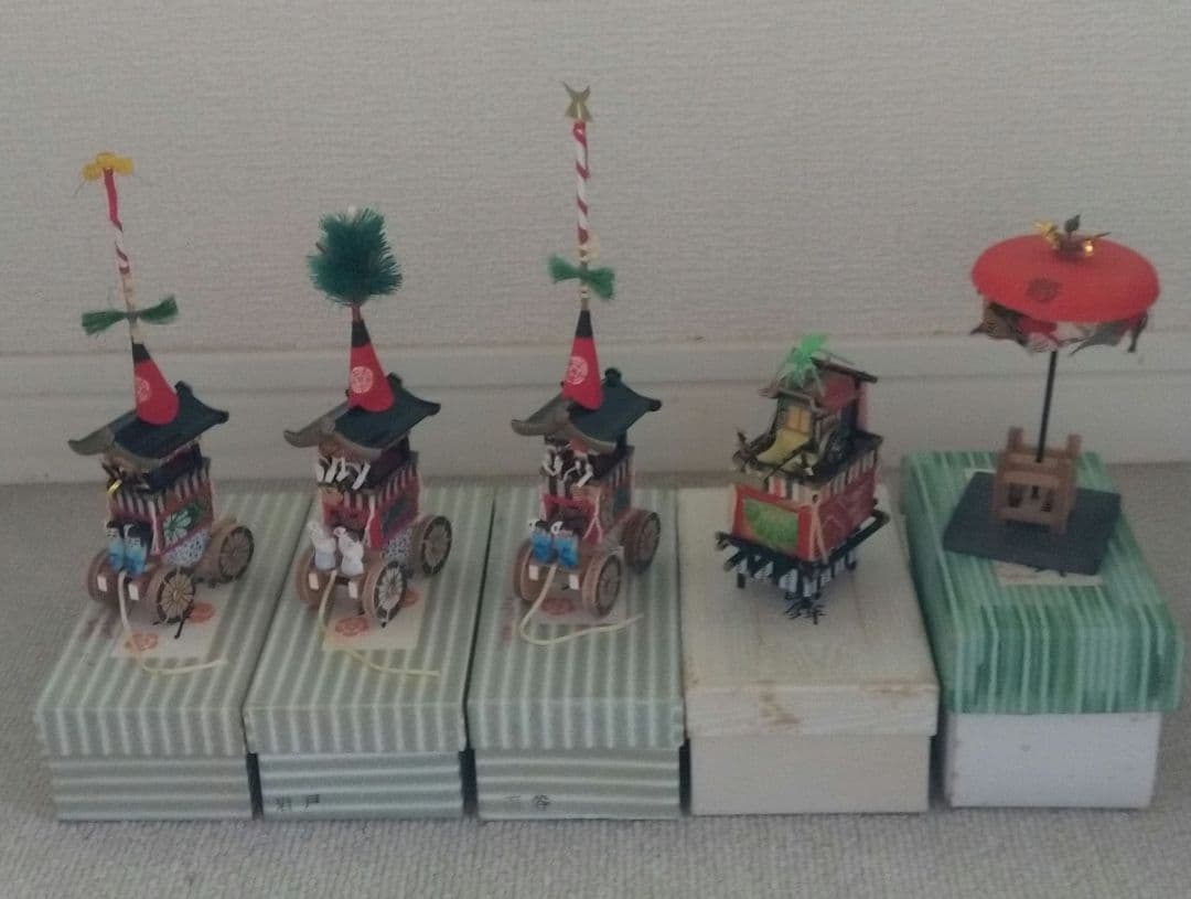 ハナちゃんママ　祇園祭ミニチュア 函谷鉾 放下鉾 岩戸山 蟷螂山 綾傘鉾