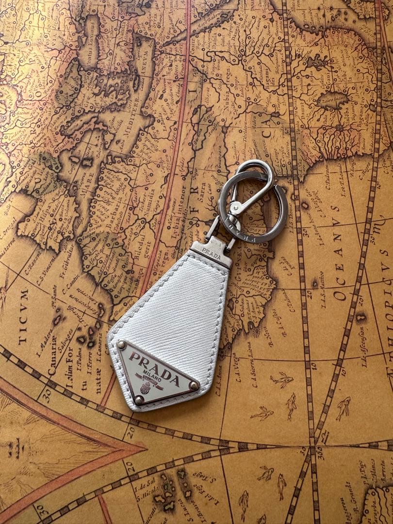 プラダ　キーリング