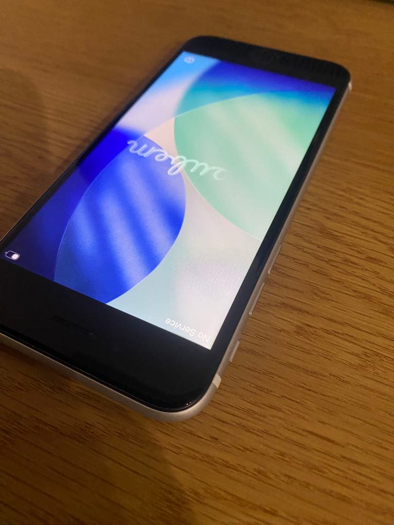 iPhone SE 第2世代 64GB ホワイト SIMフリー バッテリー90%