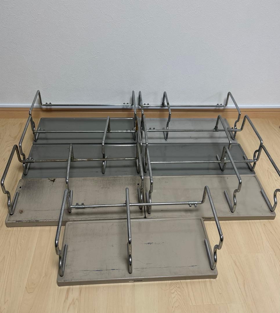 昭和レトロ PLUS プラス 金属　アイアン ブックスタンド 本棚　ラック