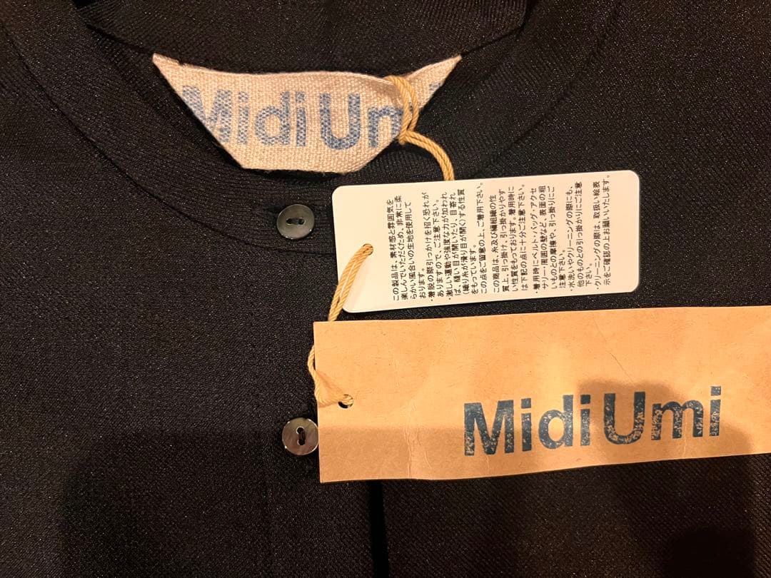 新品タグ付♪MidiUmi リサイクル ブラックノースリーブオールインワン
