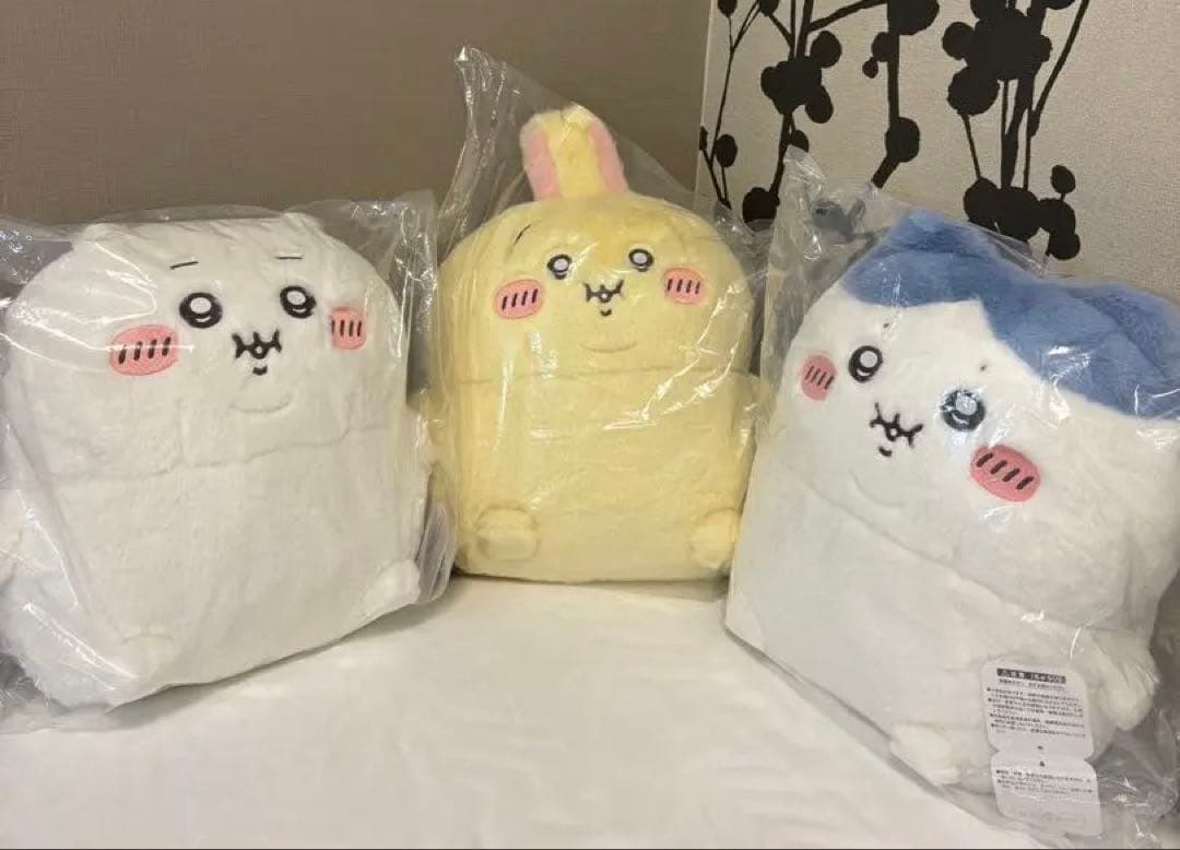 ちいかわ　ハチワレ　うさぎ　重め！ ぼっちゃり抱っこぬいぐるみ　3点セット