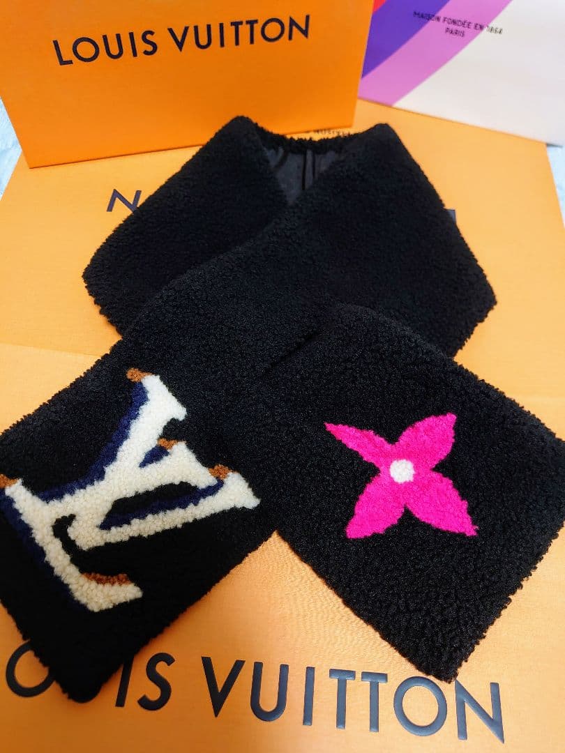 【ほぼ未使用】 ルイヴィトン マフラー　　ムートン テディ ファー マフラー黒