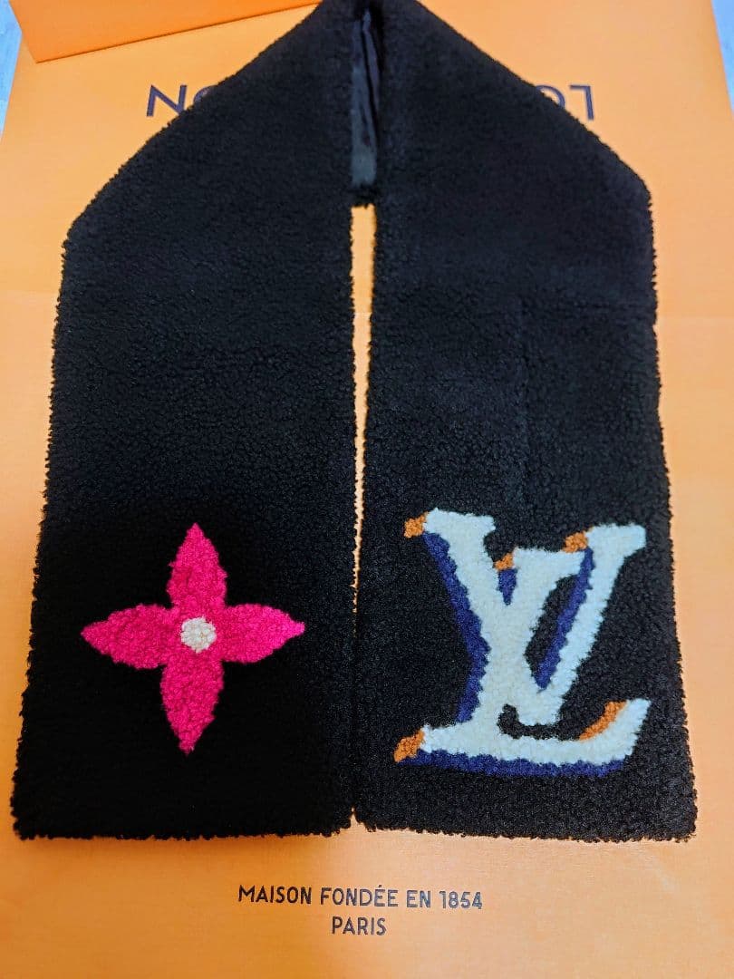 【ほぼ未使用】 ルイヴィトン マフラー　　ムートン テディ ファー マフラー黒