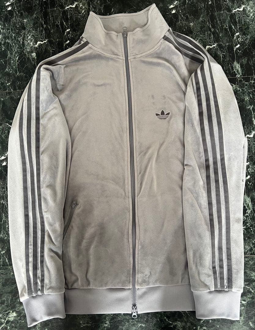 adidas ベロアトラックジャケット
