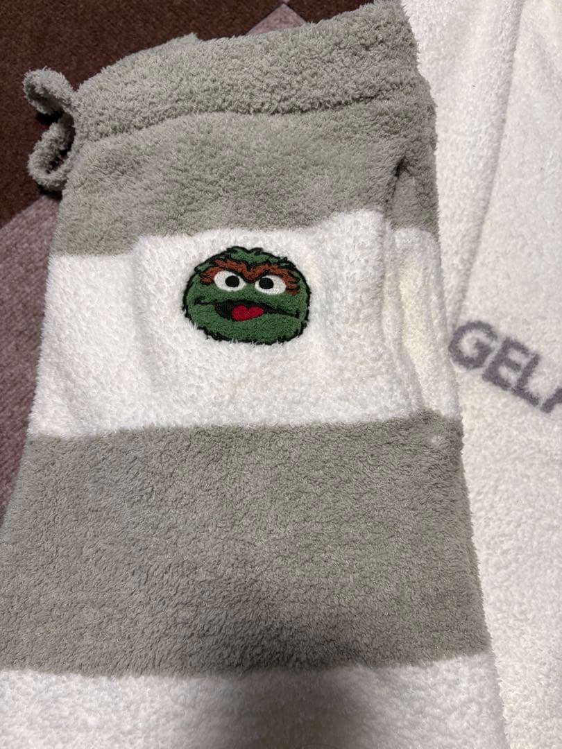 新品タグ付 ジェラートピケ セサミストリート オスカー プルオーバー＆パンツ M