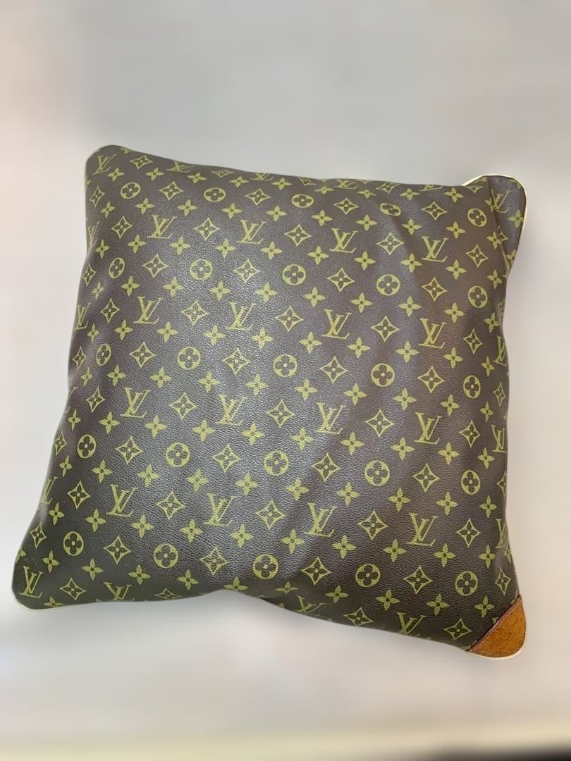 ルイヴィトン　クッション