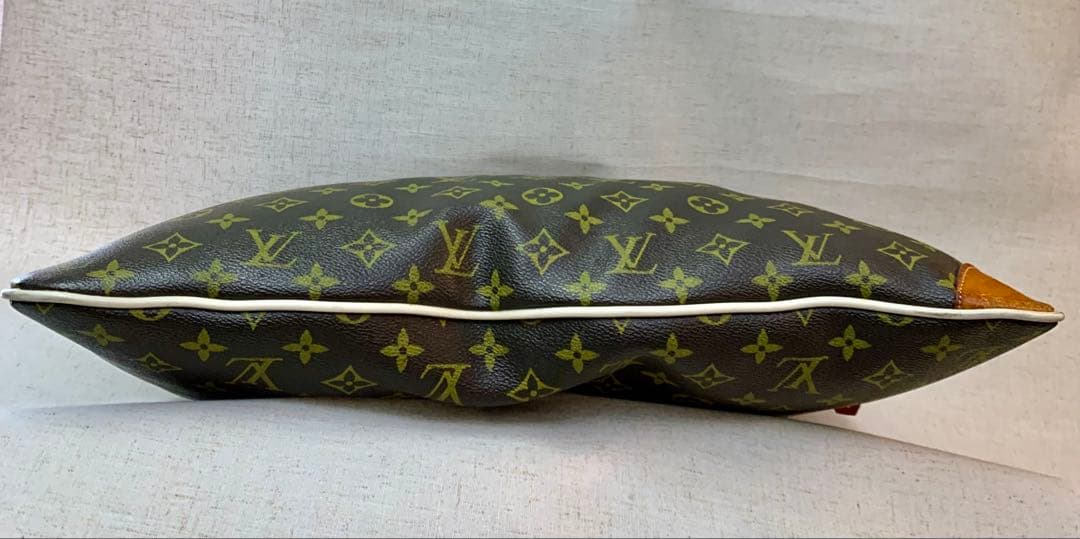 ルイヴィトン　クッション