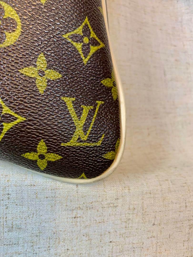 ルイヴィトン　クッション