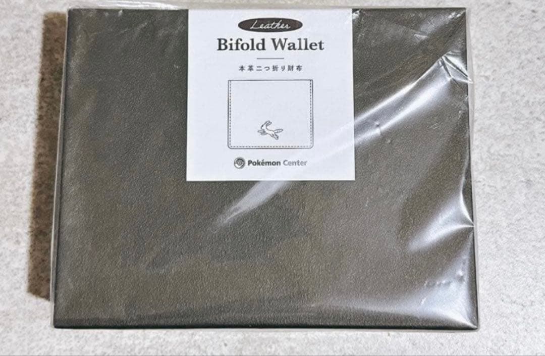 ヒ*ン様 新品未開封　ブラッキー　本革二つ折り財布　ポケモン