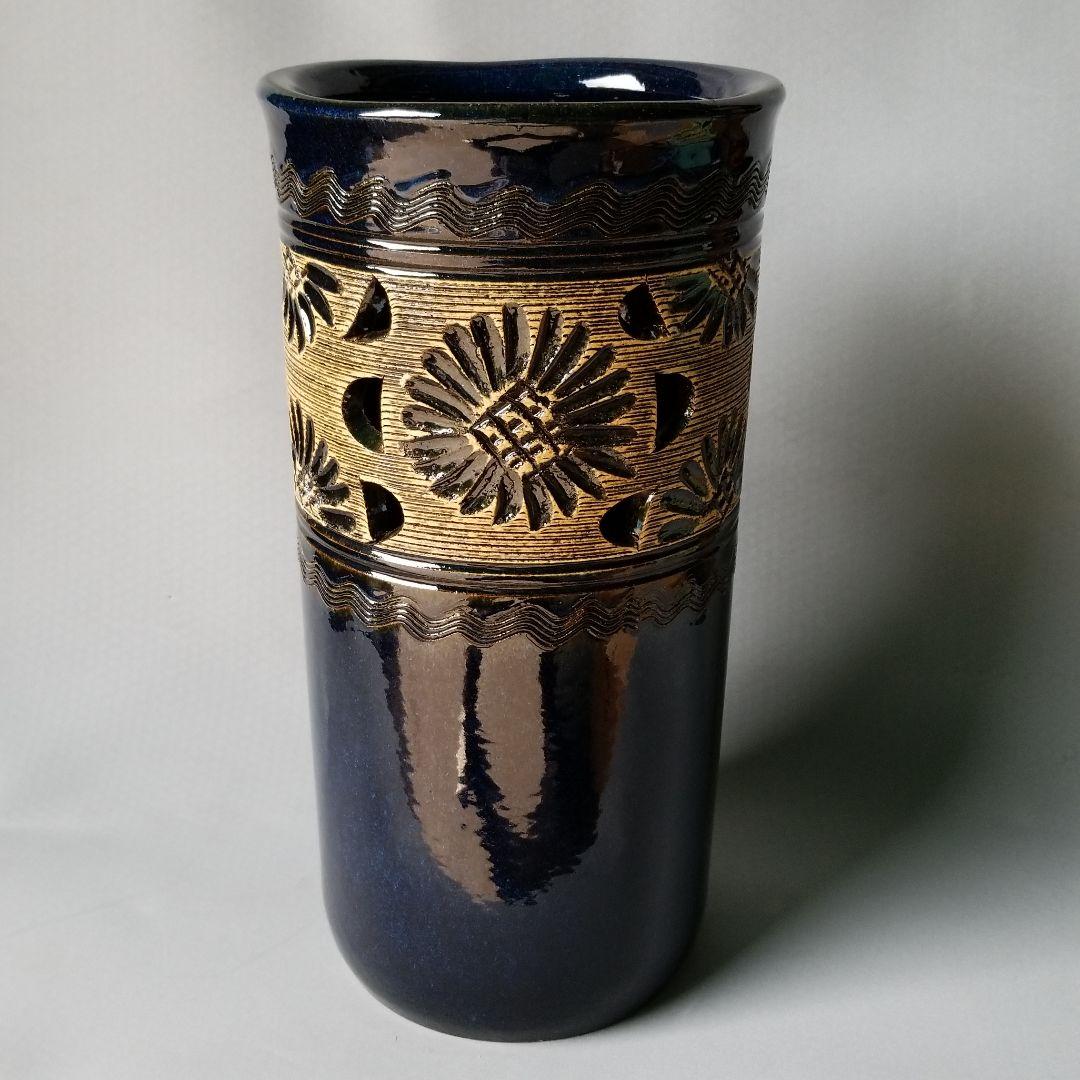 お値下げしました⤵信楽焼傘立て  生子釉花透かし 高さ２５cm