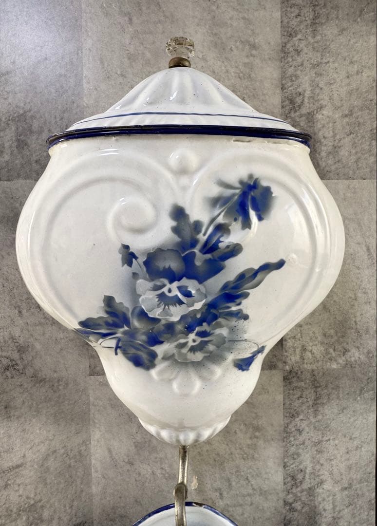 フランスアンティーク ホーロー製 ファウンテン 壁掛け手洗い器 パンジー