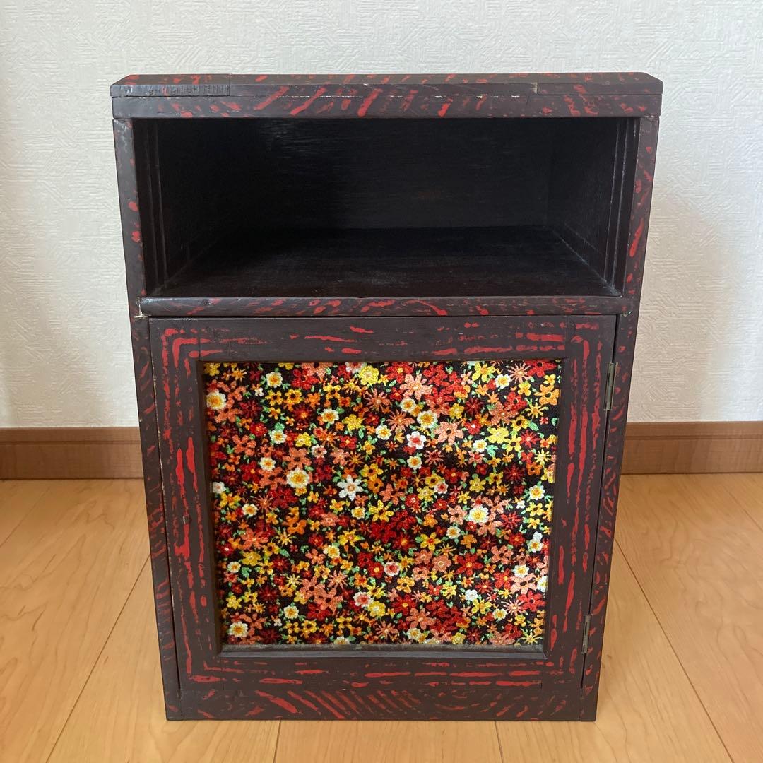 ＊木製ラック＊花柄扉付き