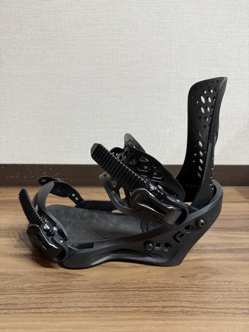 【SR400ページ】FLUX PR ブラック スノーボードビンディング